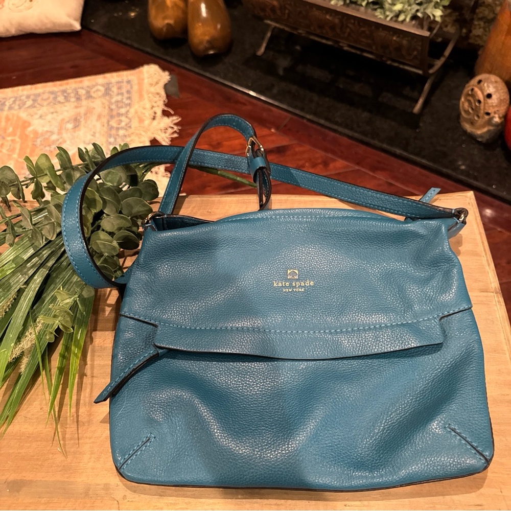 Kate Spade Grant Park Alida Zippered Leather Messenger Bag, MSRP $270. Like New.